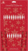 Charger l'image dans la galerie, Make Your Own Christmas Cracker Kit Xmas Hats Jokes Snappers Craft